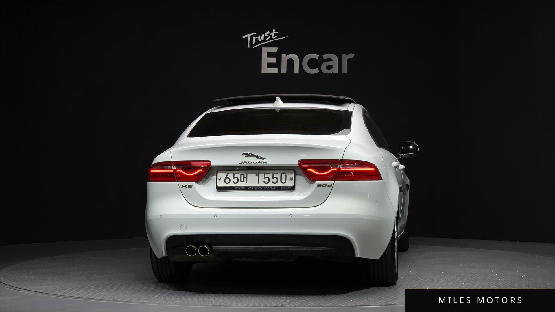 Jaguar XE 2017 — миниатюра 4