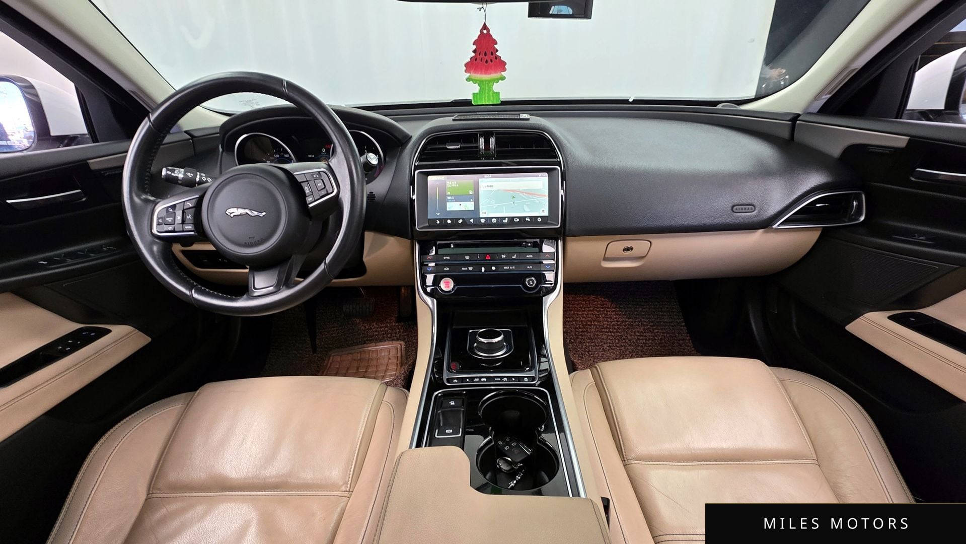 Jaguar XE 2017 — миниатюра 7
