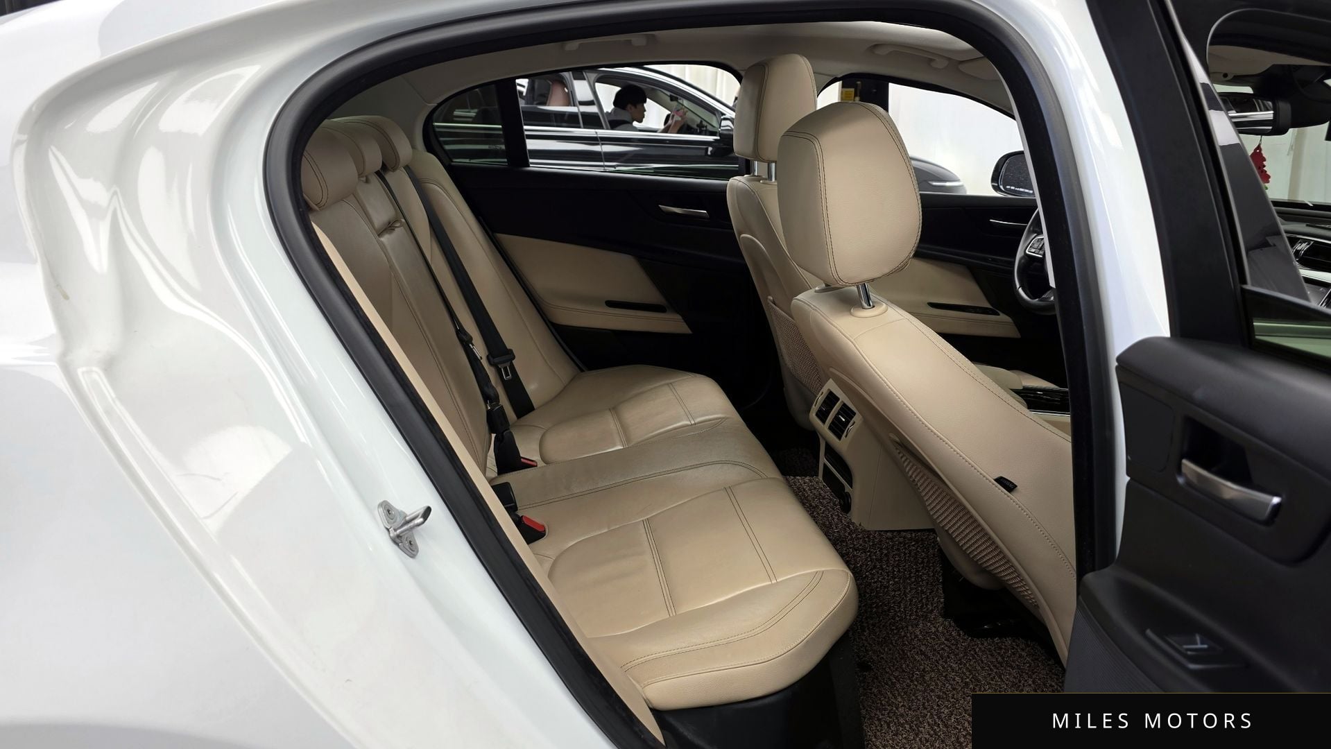 Jaguar XE 2017 — миниатюра 12