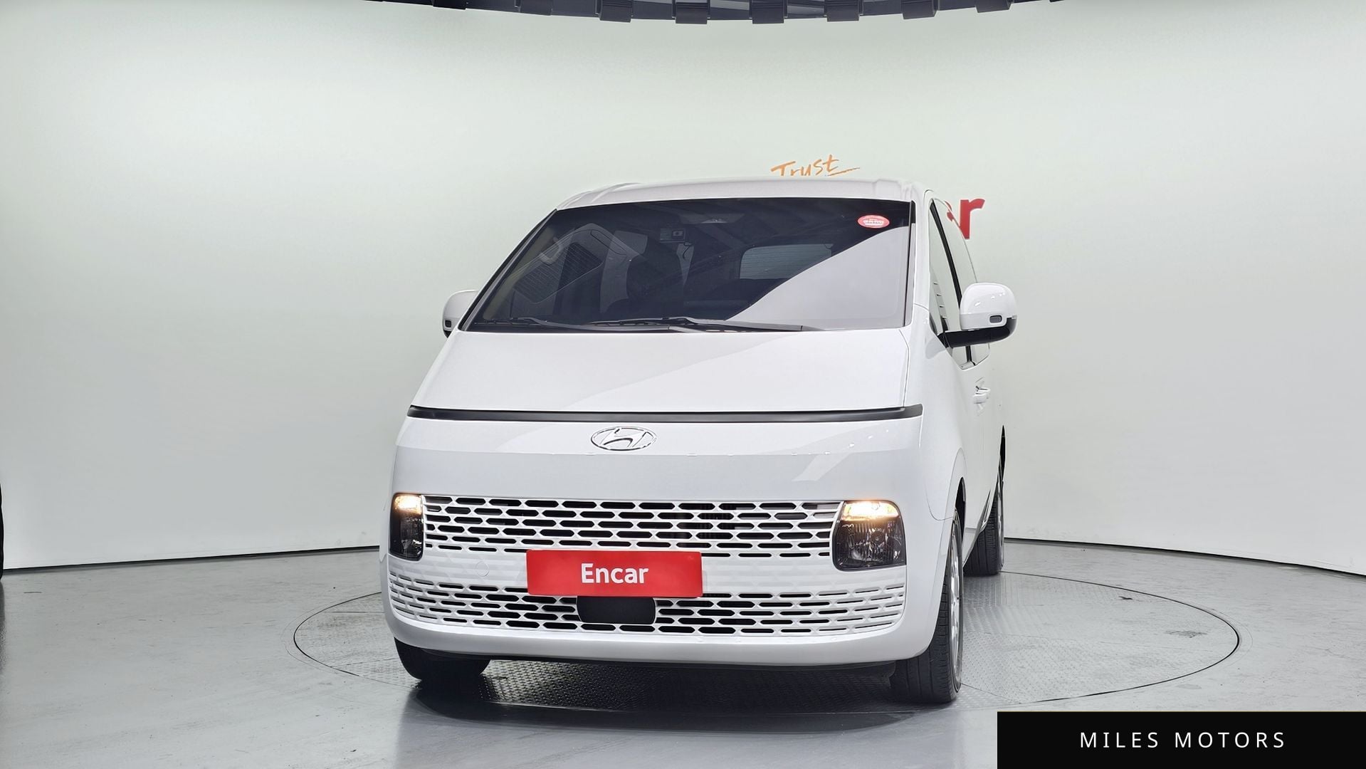 Hyundai Staria 2023 — миниатюра 3