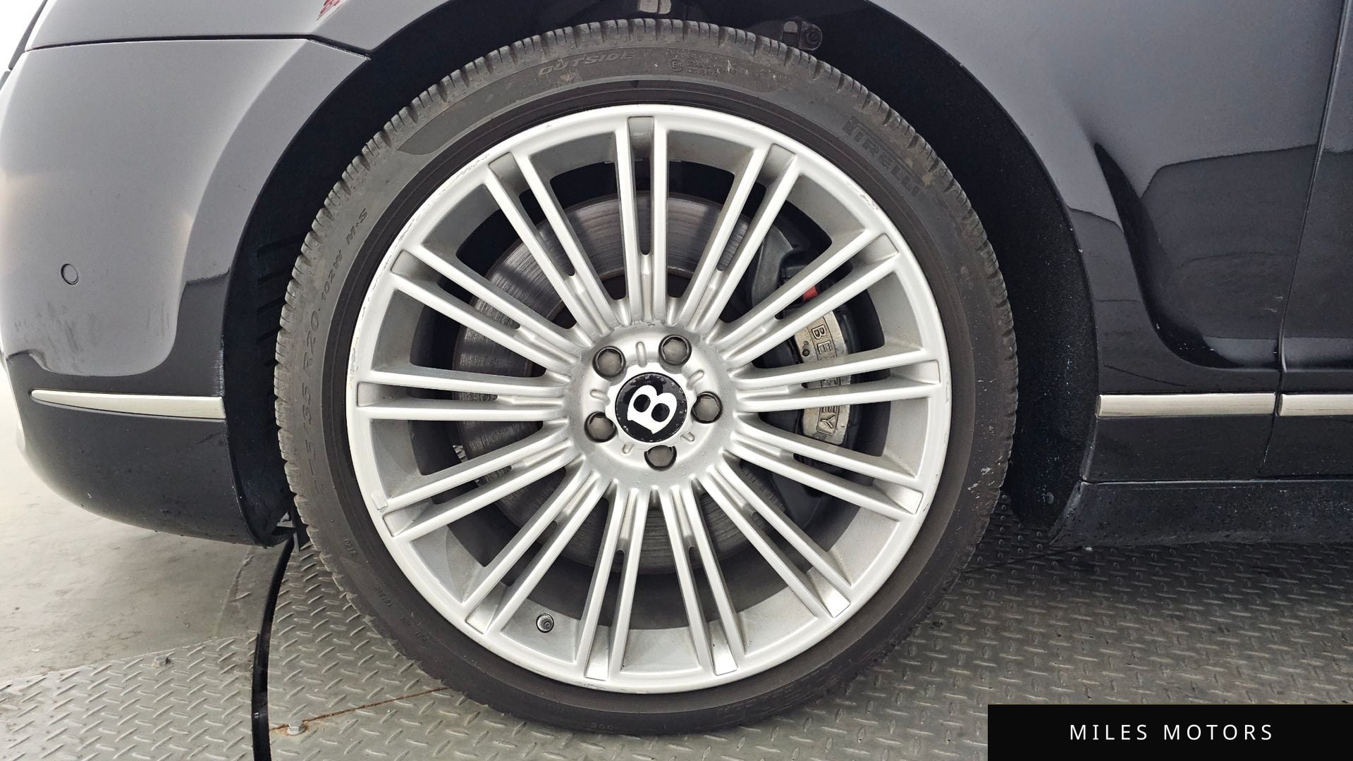 Bentley 플라잉스퍼 2013 — миниатюра 5