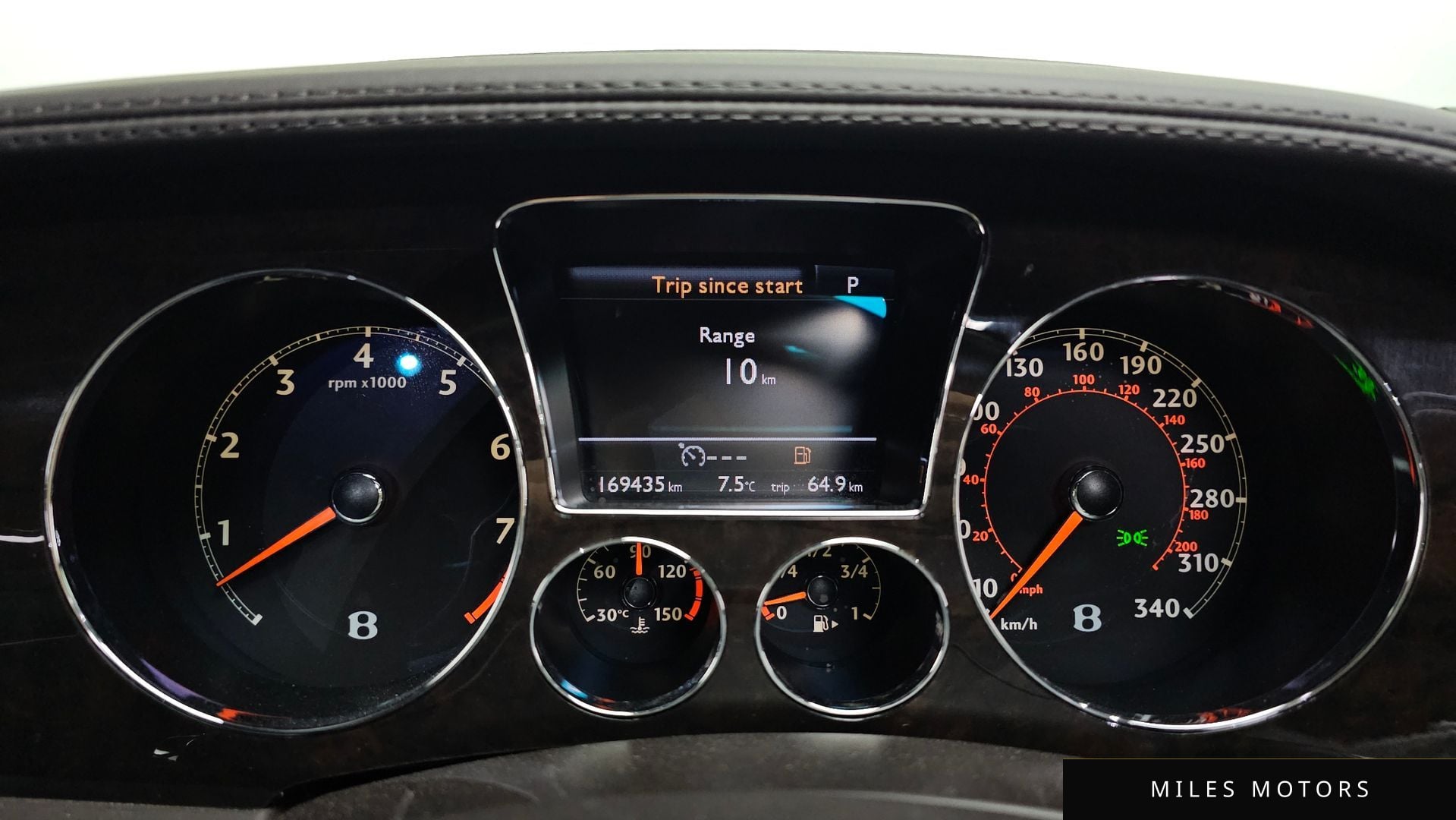 Bentley 플라잉스퍼 2013 — миниатюра 8