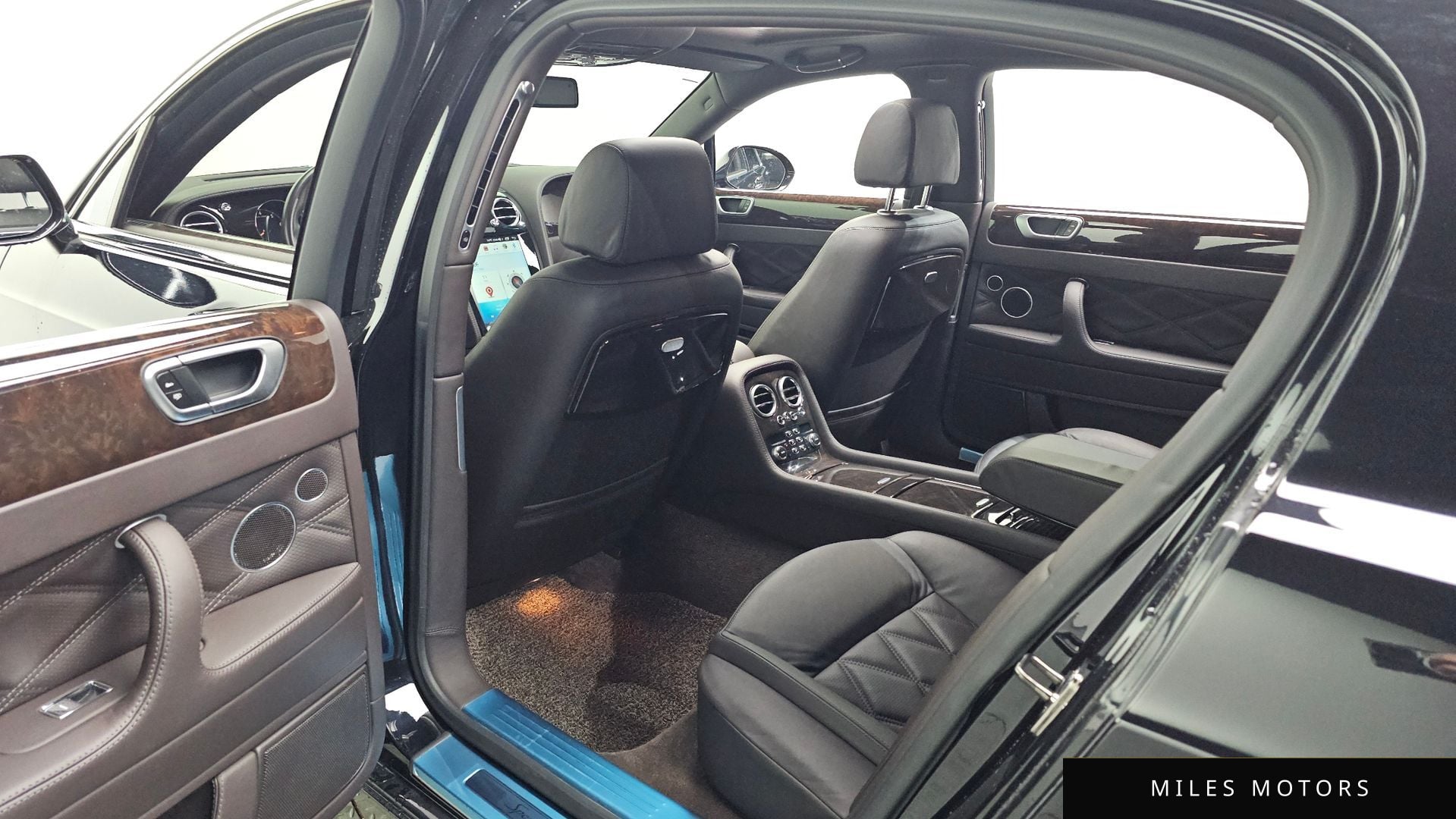 Bentley 플라잉스퍼 2013 — миниатюра 12