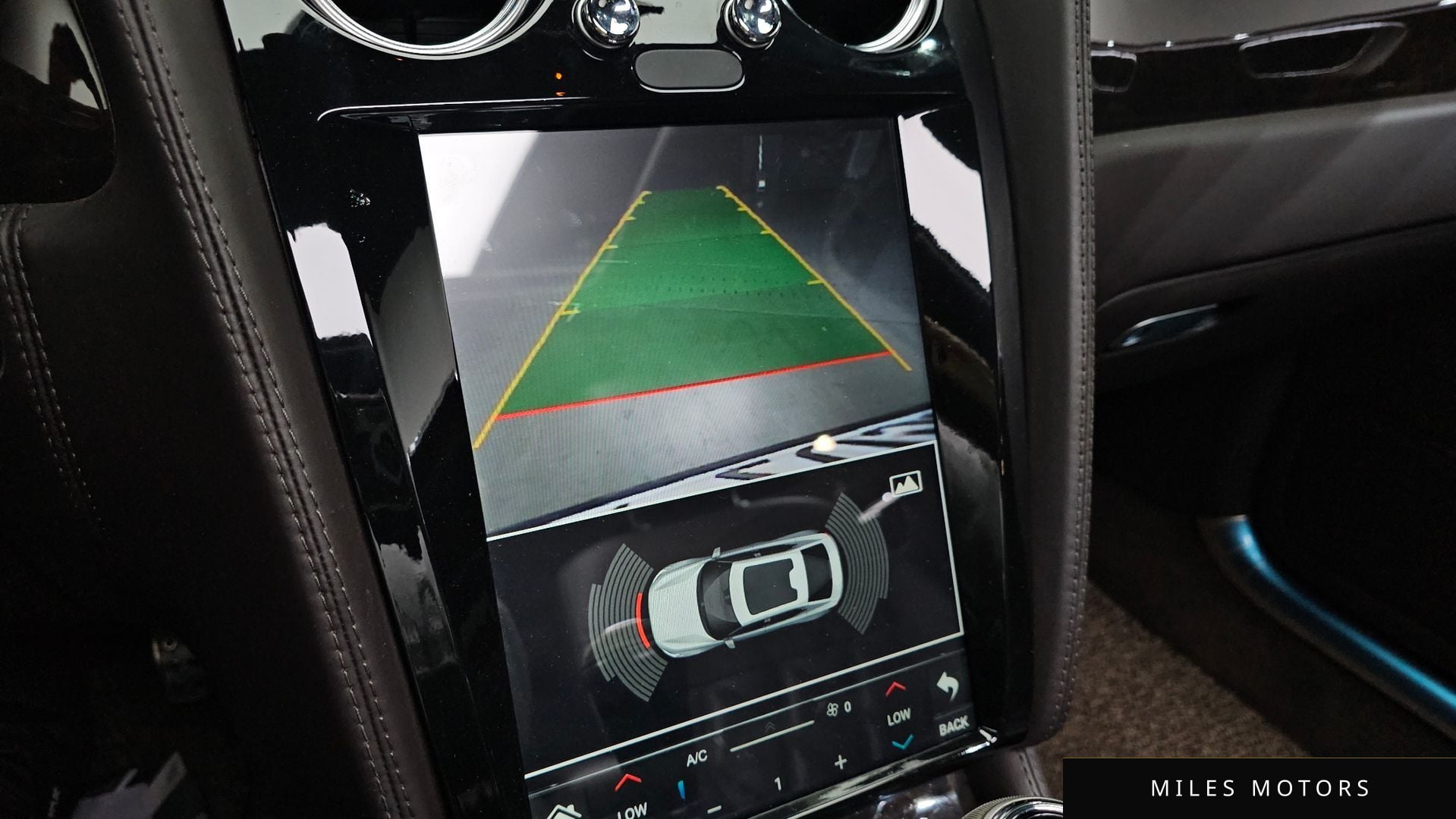 Bentley 플라잉스퍼 2013 — миниатюра 14