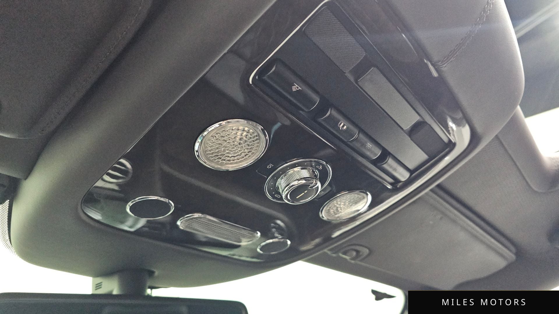Bentley 플라잉스퍼 2013 — миниатюра 16