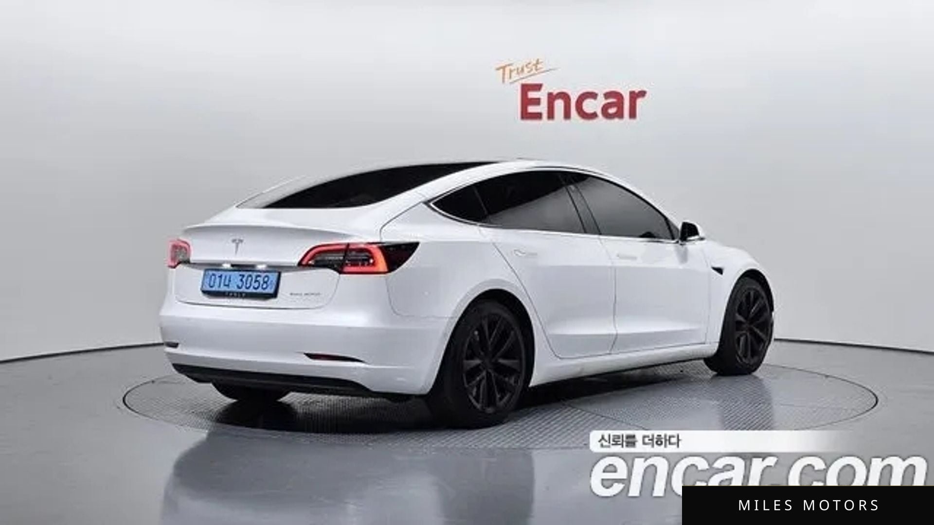 Tesla Model 3 2020 — миниатюра 2