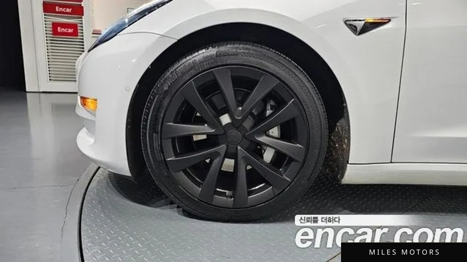 Tesla Model 3 2020 — миниатюра 5