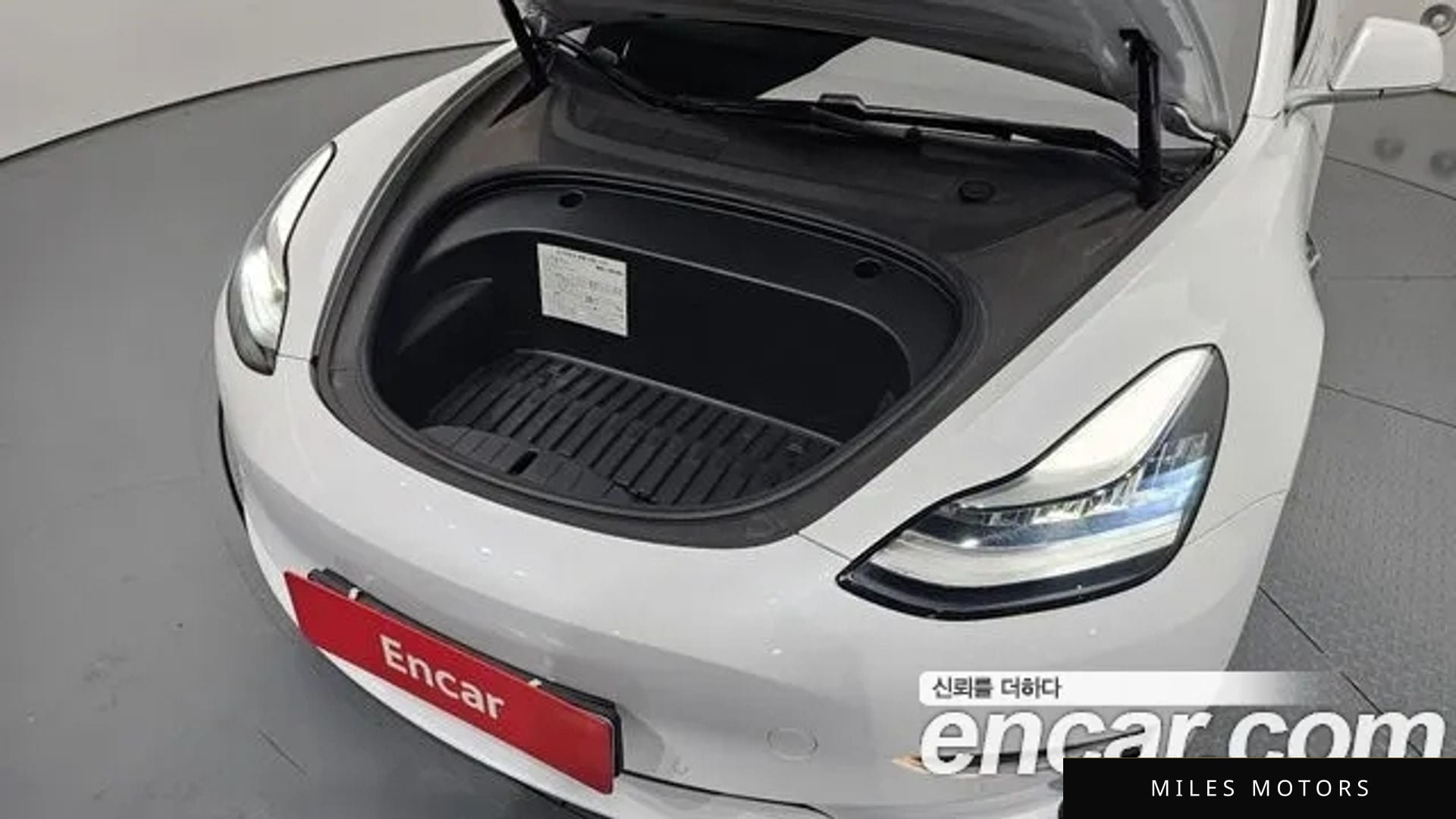 Tesla Model 3 2020 — миниатюра 6