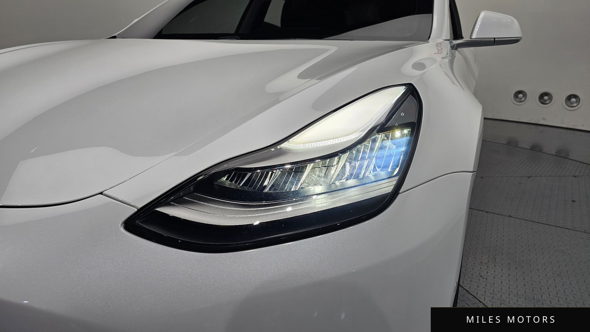 Tesla Model 3 2020 — миниатюра 8