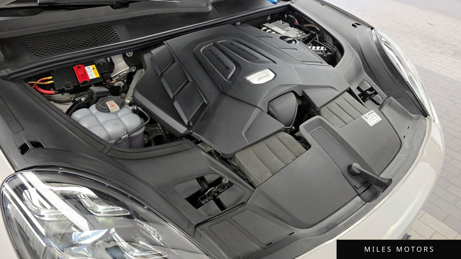 Porsche Cayenne 2021 — миниатюра 6
