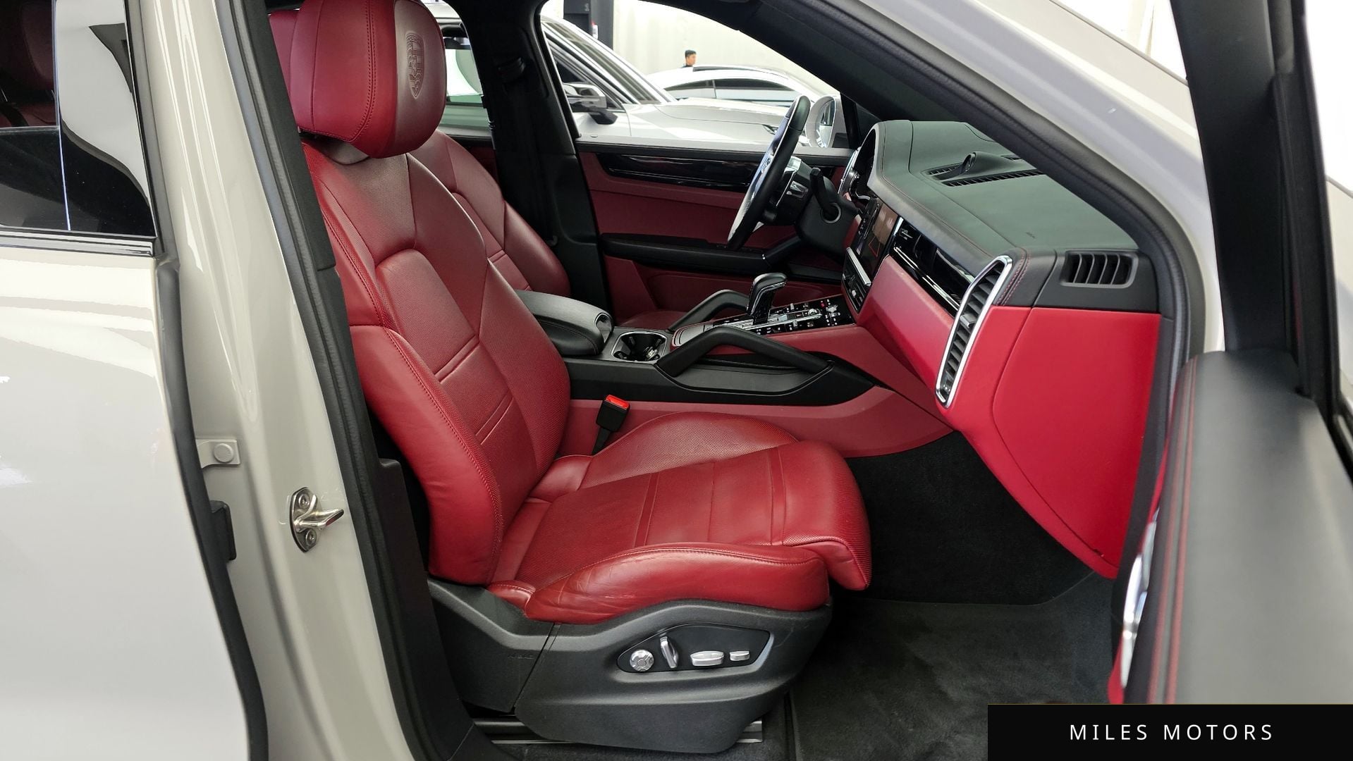 Porsche Cayenne 2021 — миниатюра 16