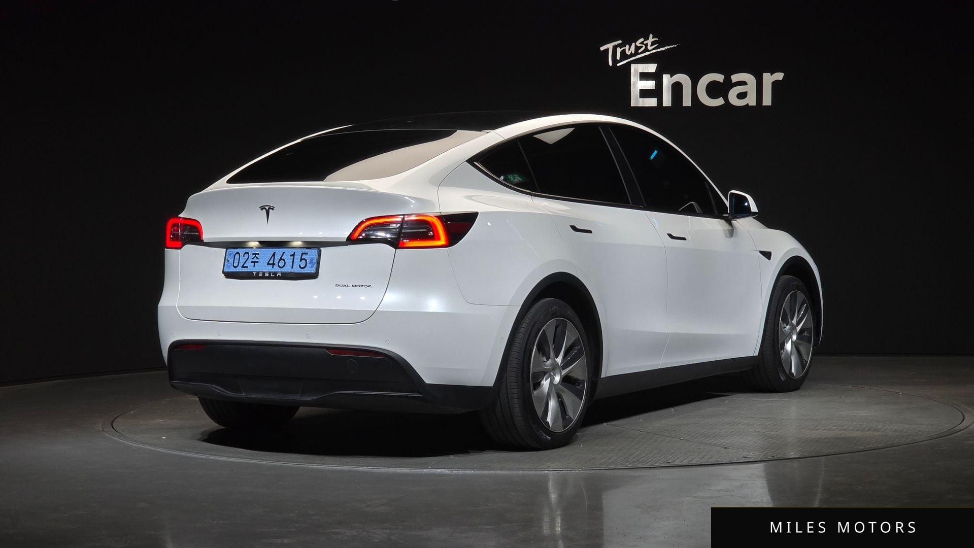 Tesla Model Y 2021 — миниатюра 2