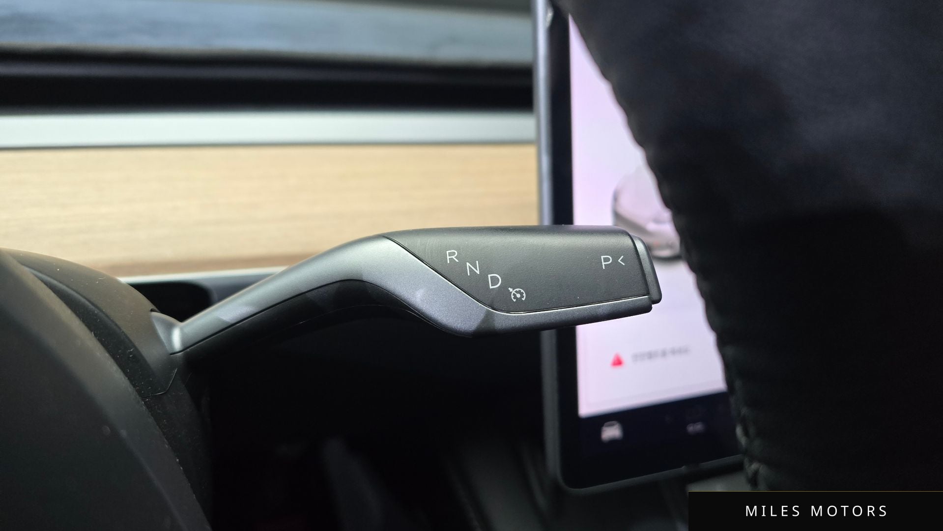 Tesla Model Y 2021 — миниатюра 9