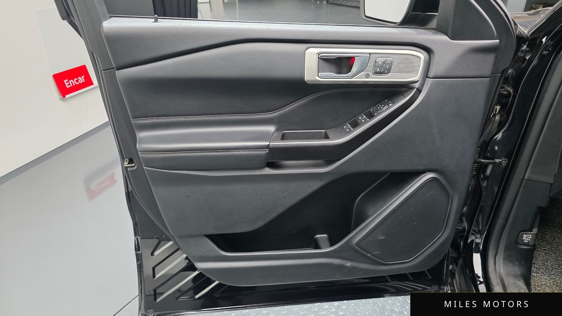 Ford Explorer 2020 — миниатюра 13