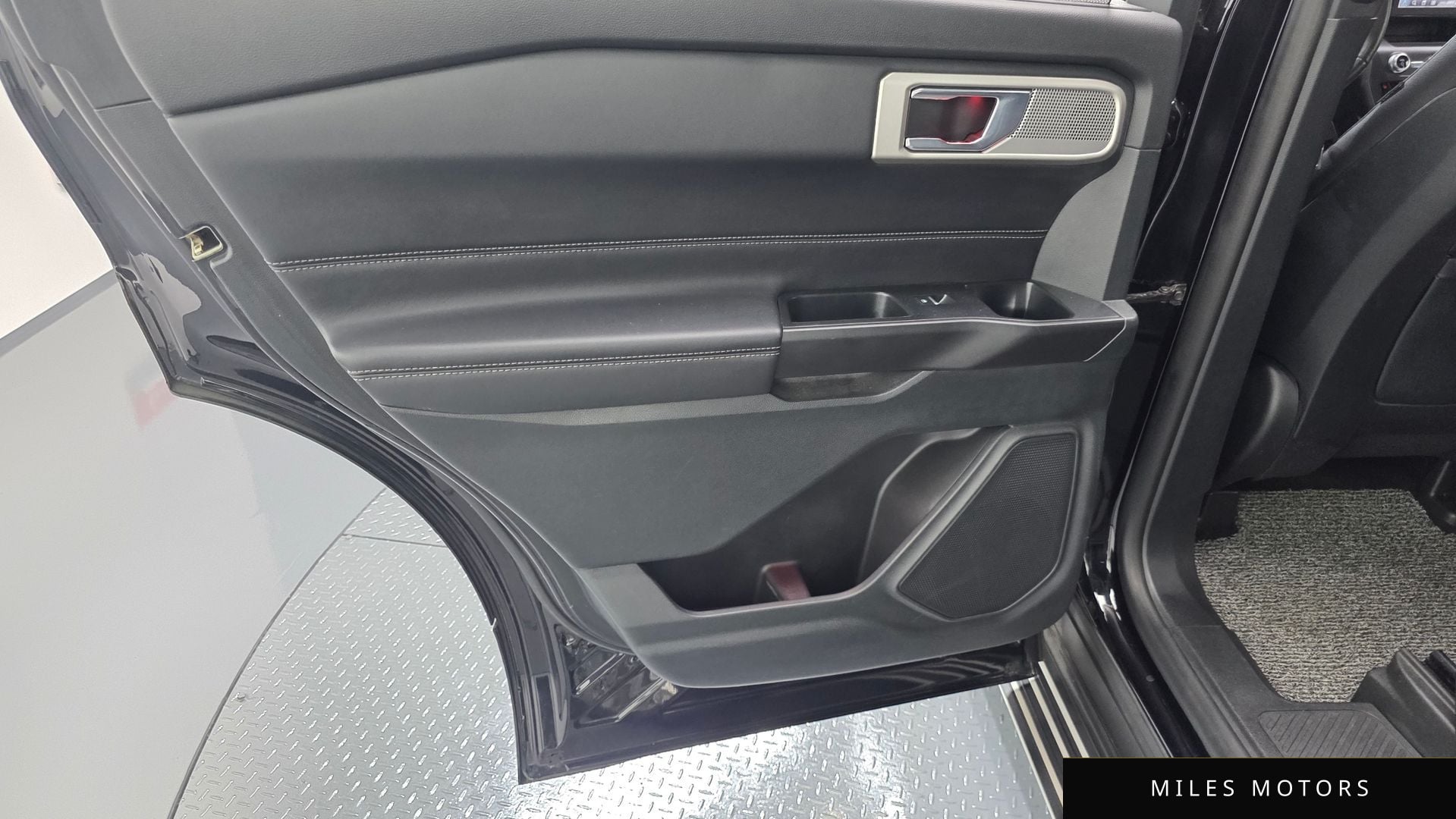 Ford Explorer 2020 — миниатюра 14