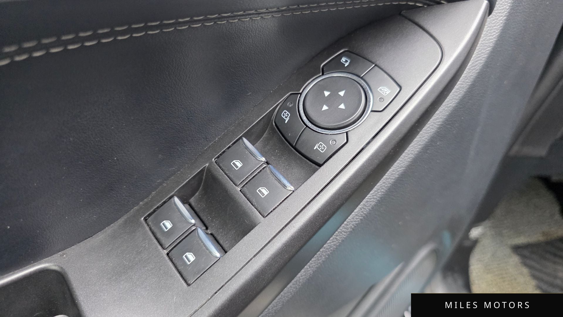 Ford Explorer 2020 — миниатюра 28