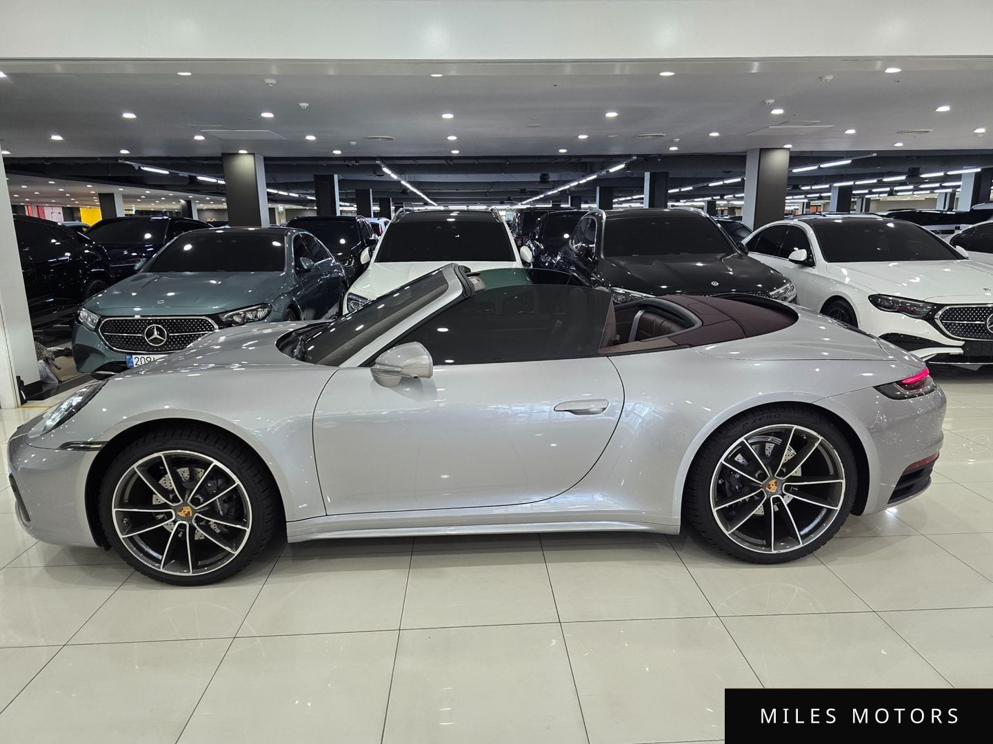Porsche 911 (992) 2024 — миниатюра 12