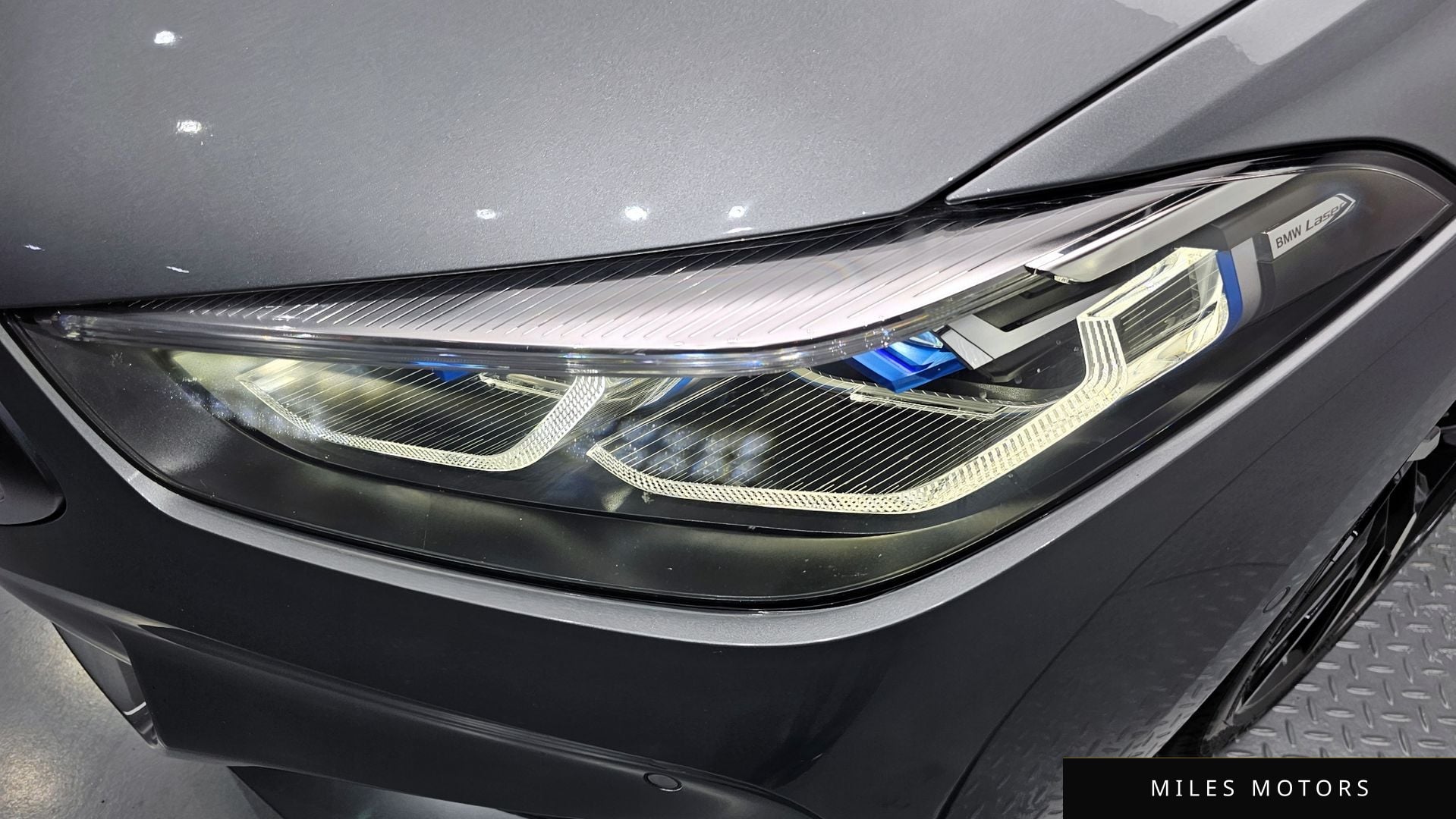 BMW 8시리즈 (G15) 2023 — миниатюра 8