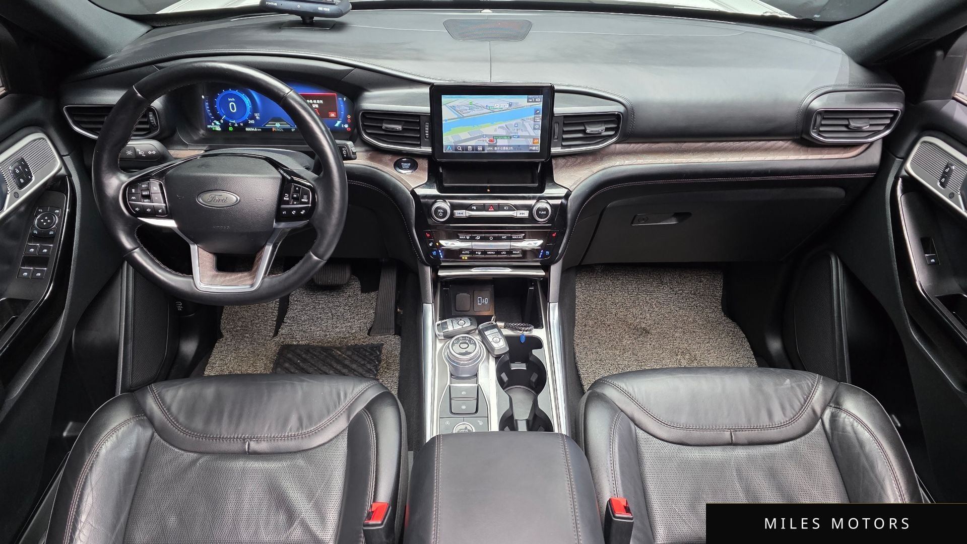 Ford Explorer 2022 — миниатюра 10