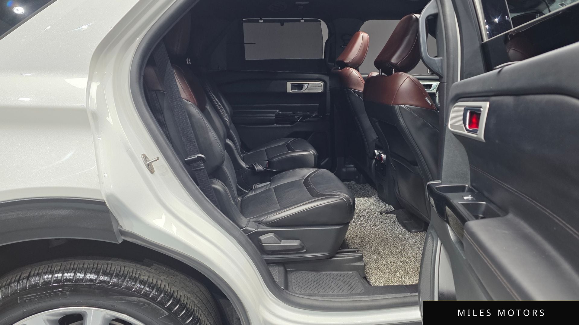 Ford Explorer 2022 — миниатюра 18