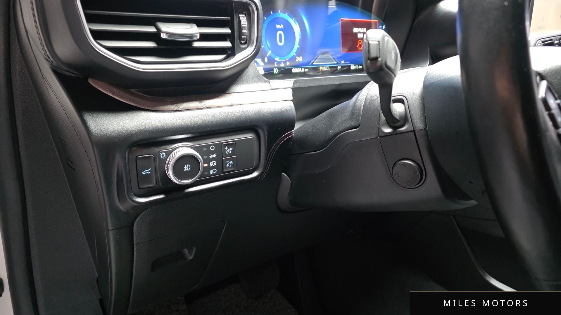 Ford Explorer 2022 — миниатюра 29