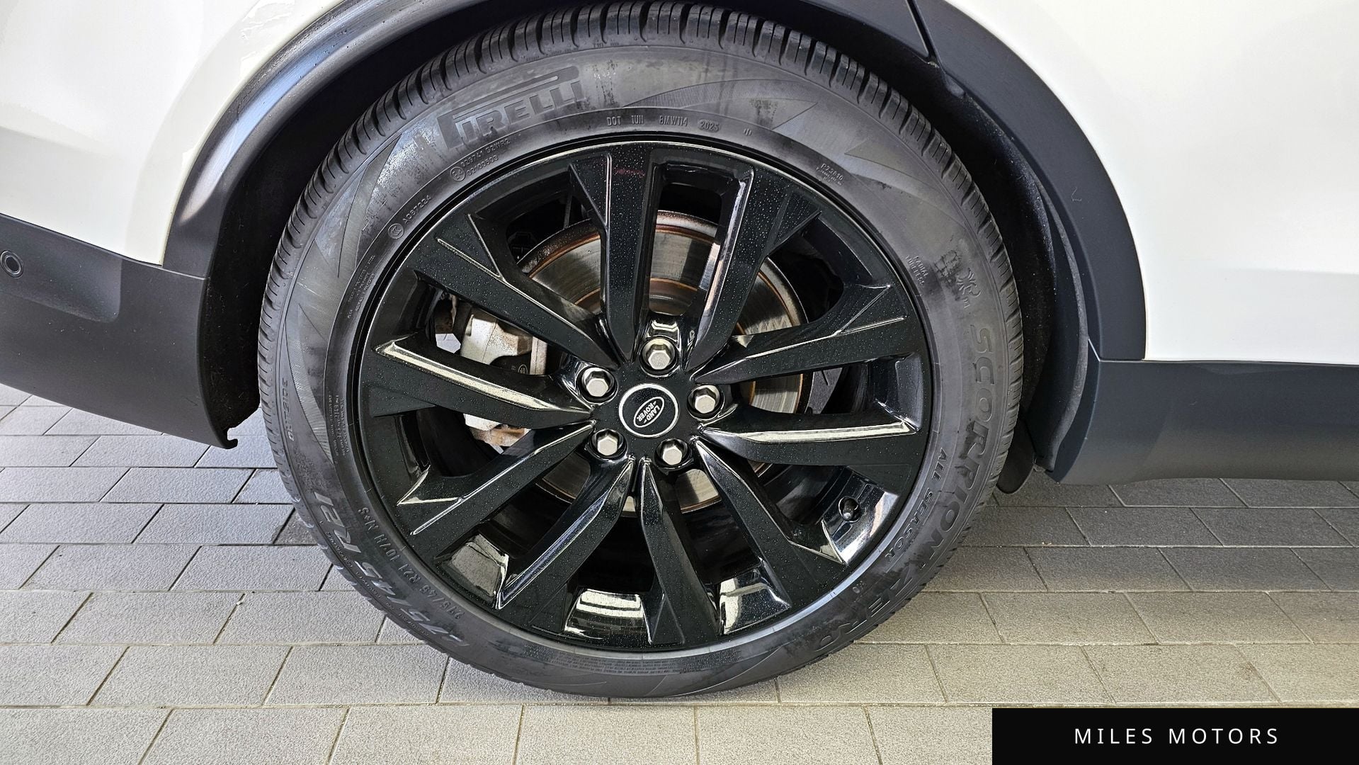 Land Rover Discovery 2022 — миниатюра 5