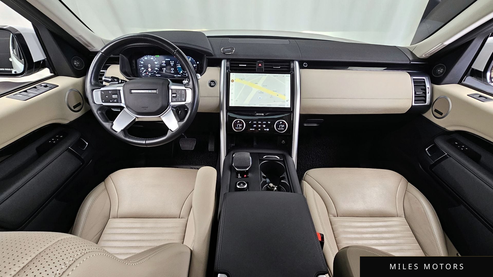 Land Rover Discovery 2022 — миниатюра 7