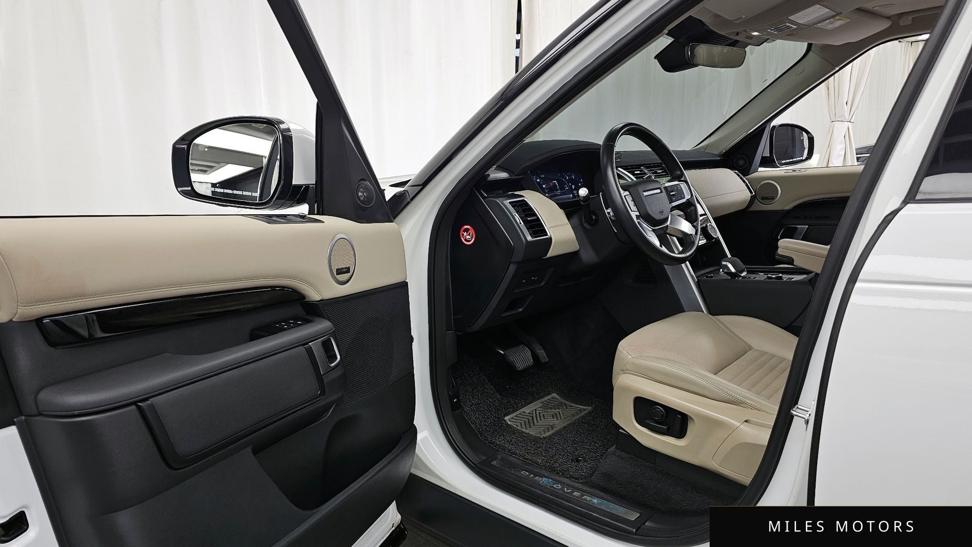Land Rover Discovery 2022 — миниатюра 10