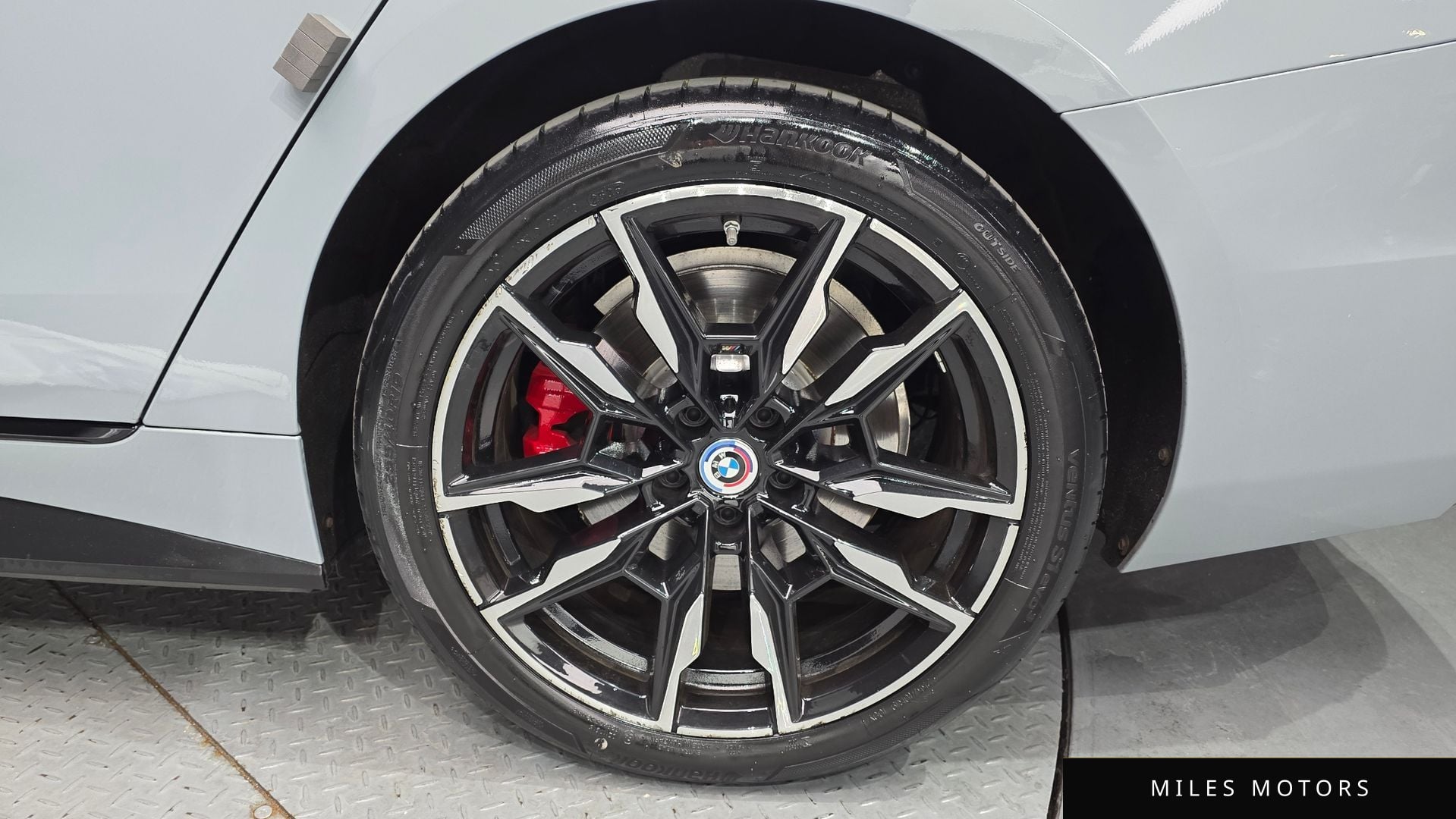 BMW i4 2022 — миниатюра 7