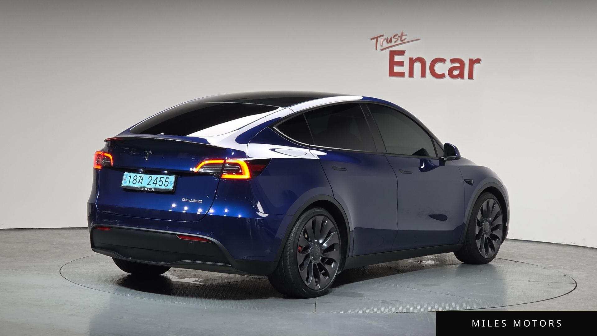 Tesla Model Y 2021 — миниатюра 2