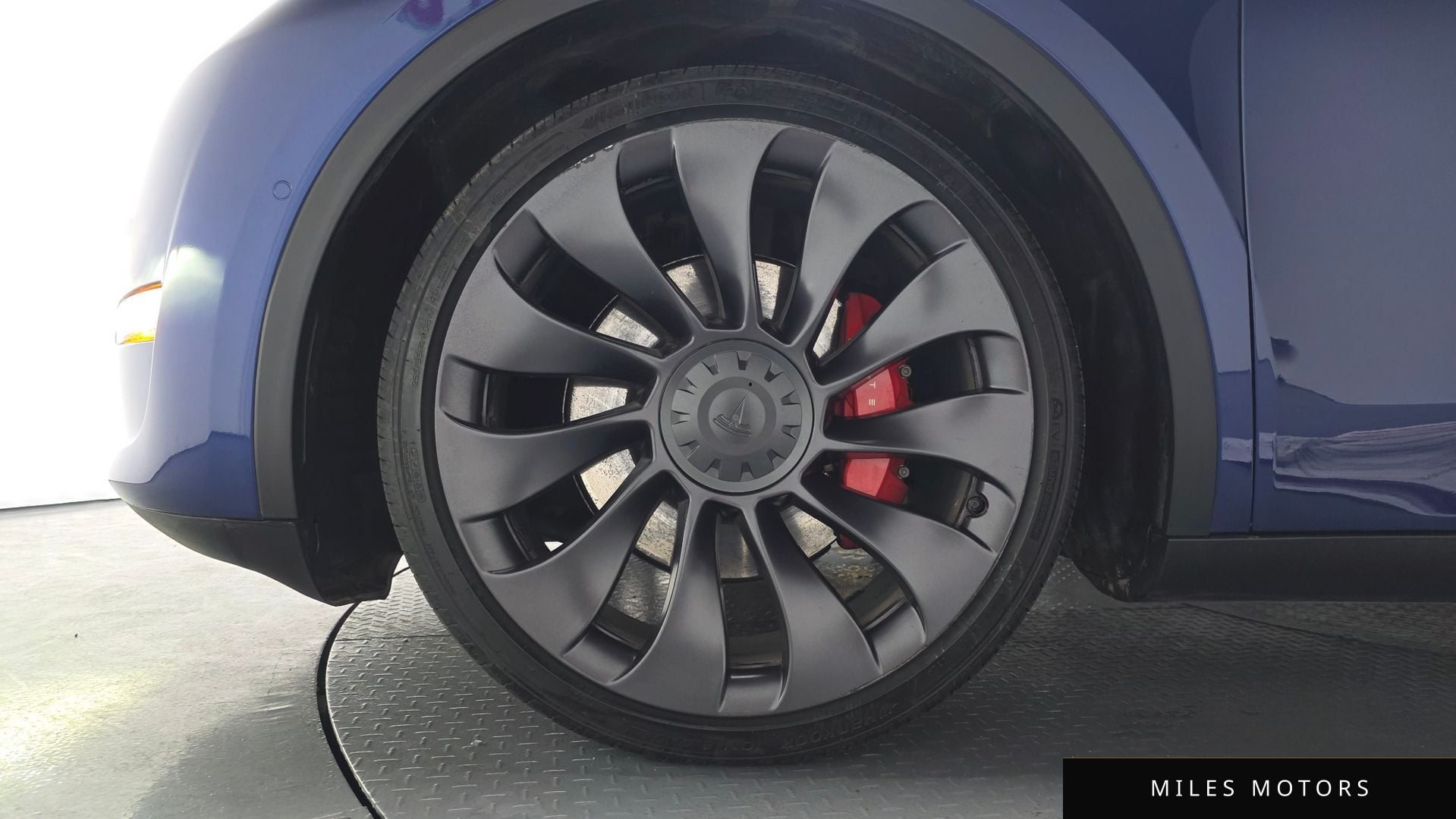 Tesla Model Y 2021 — миниатюра 5