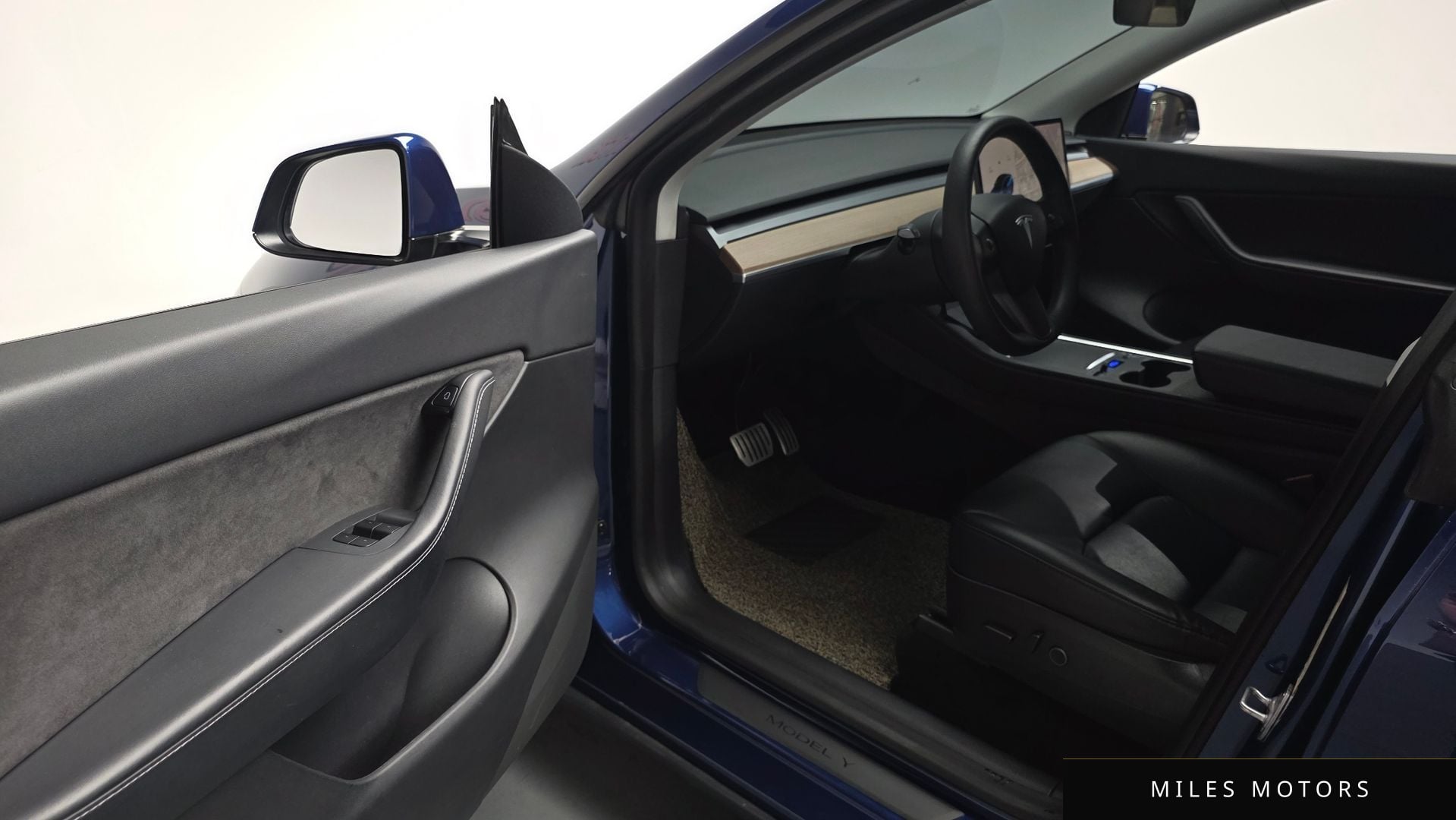 Tesla Model Y 2021 — миниатюра 10