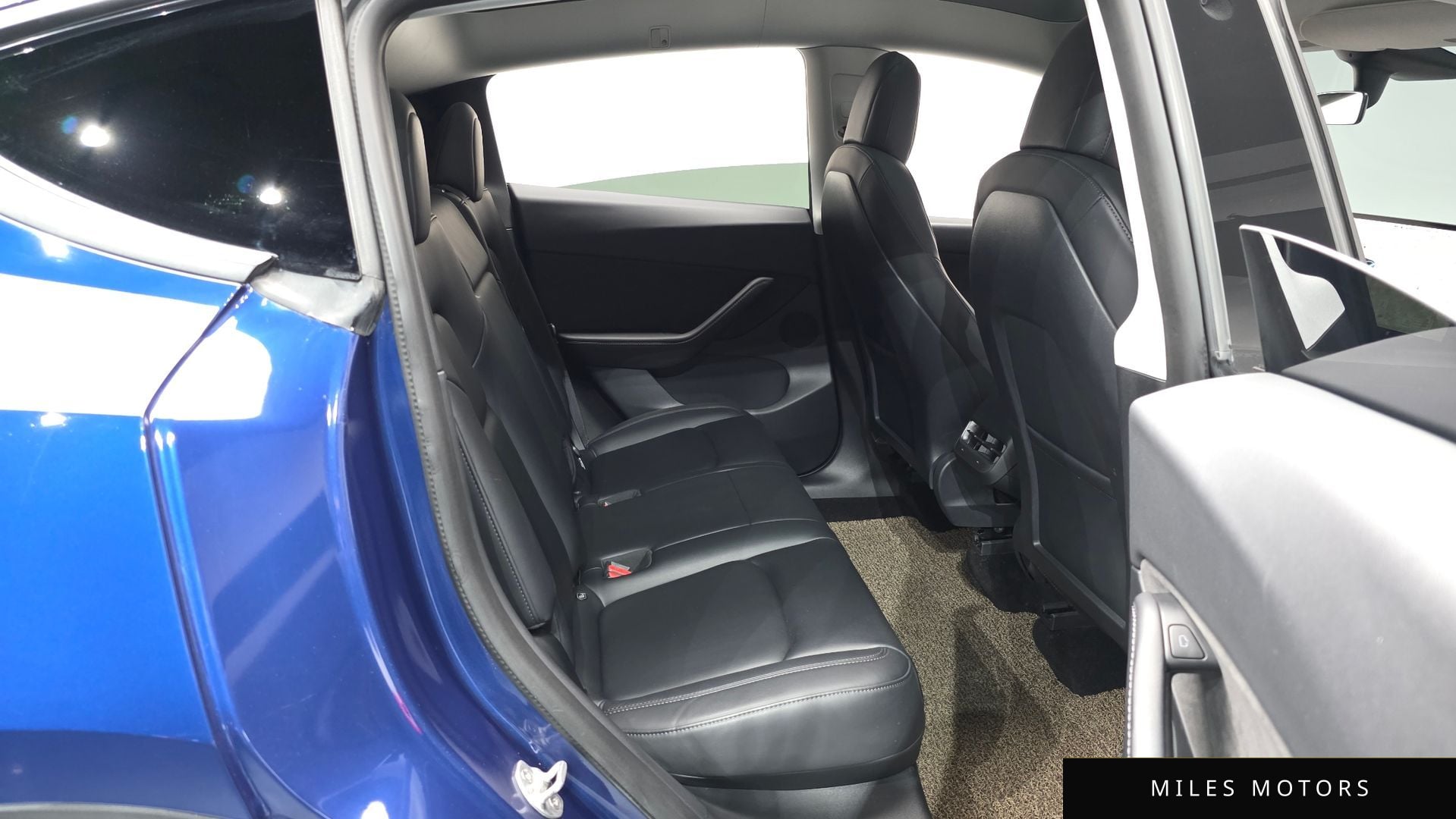 Tesla Model Y 2021 — миниатюра 11