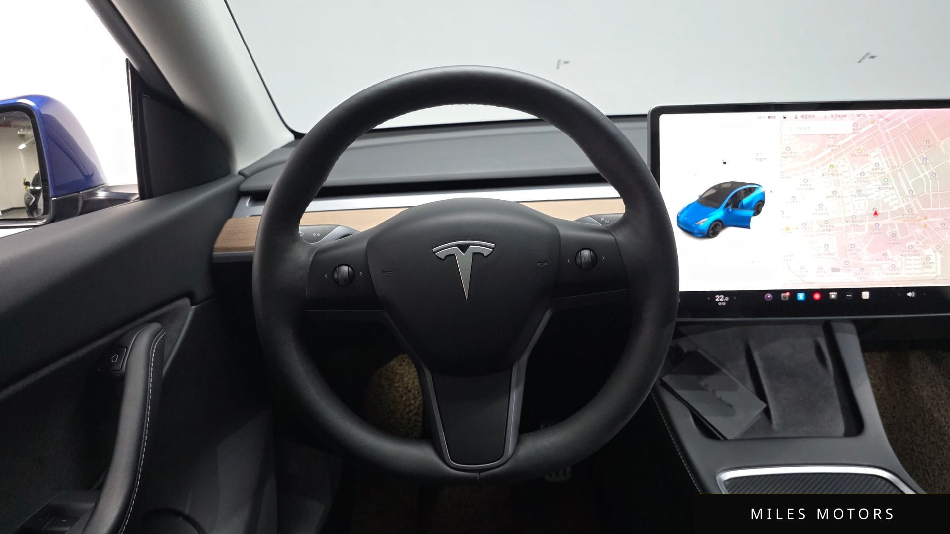 Tesla Model Y 2021 — миниатюра 12