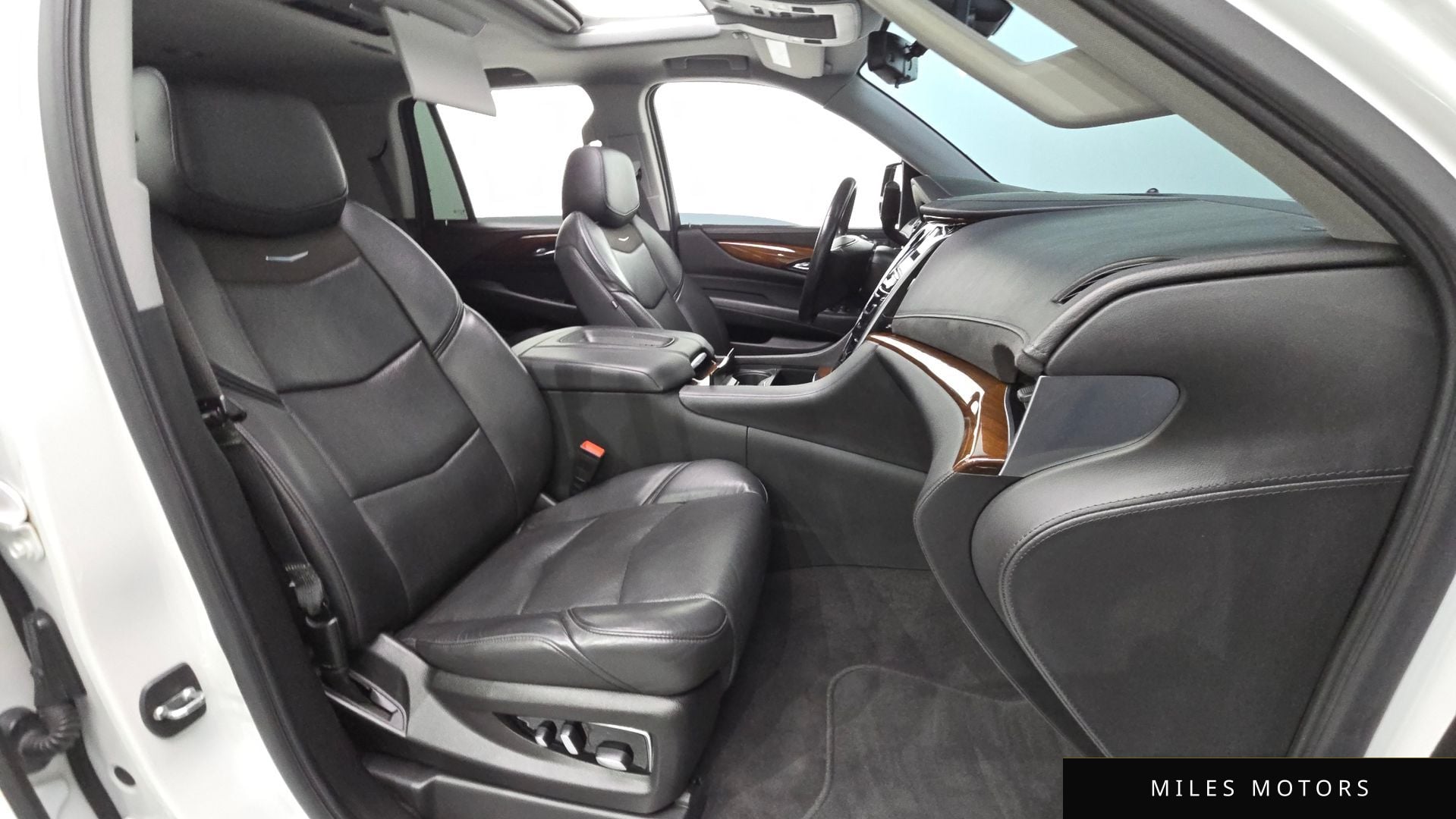 Cadillac Escalade 2020 — миниатюра 17