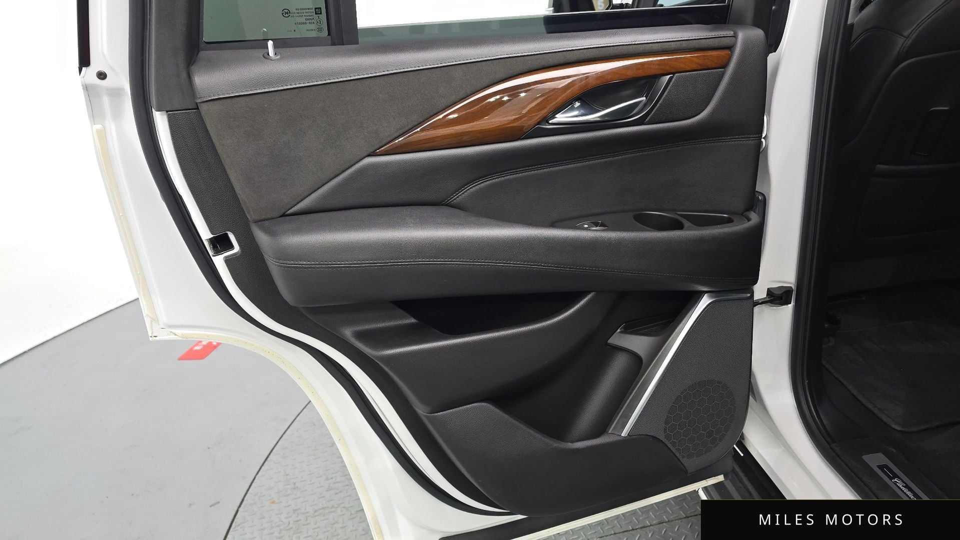 Cadillac Escalade 2020 — миниатюра 15