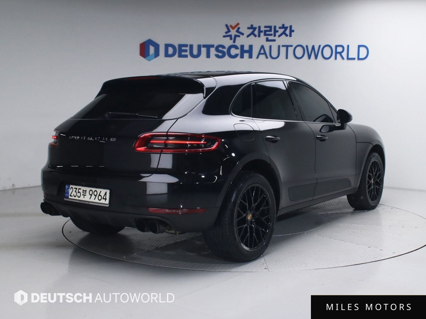 Porsche Macan 2017 — миниатюра 2