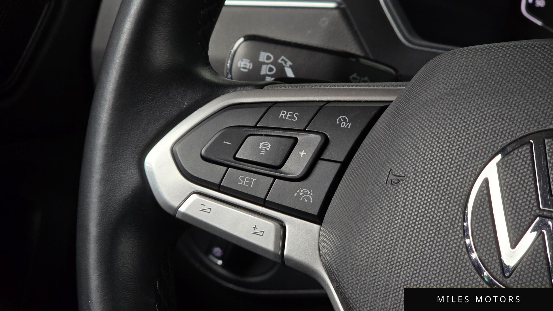 Volkswagen 티구안 2022 — миниатюра 25