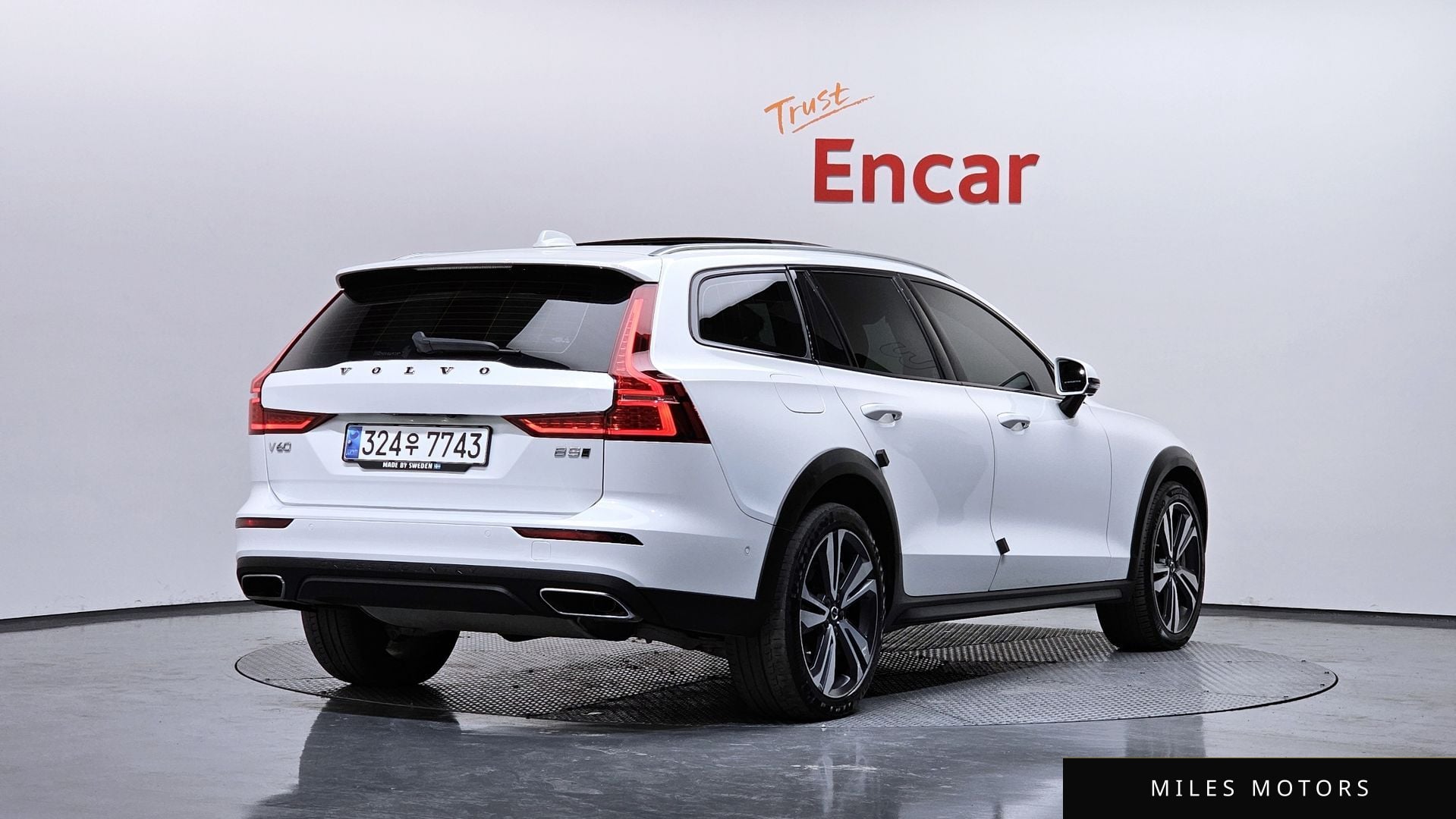 Volvo V60 2021 — миниатюра 2