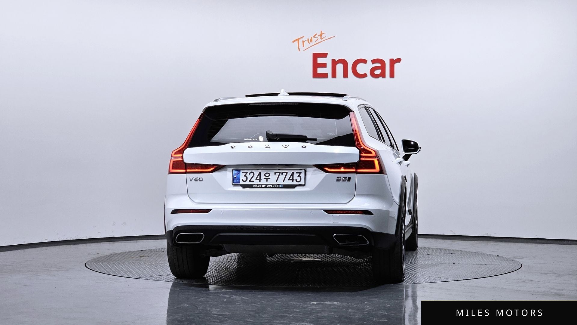 Volvo V60 2021 — миниатюра 4