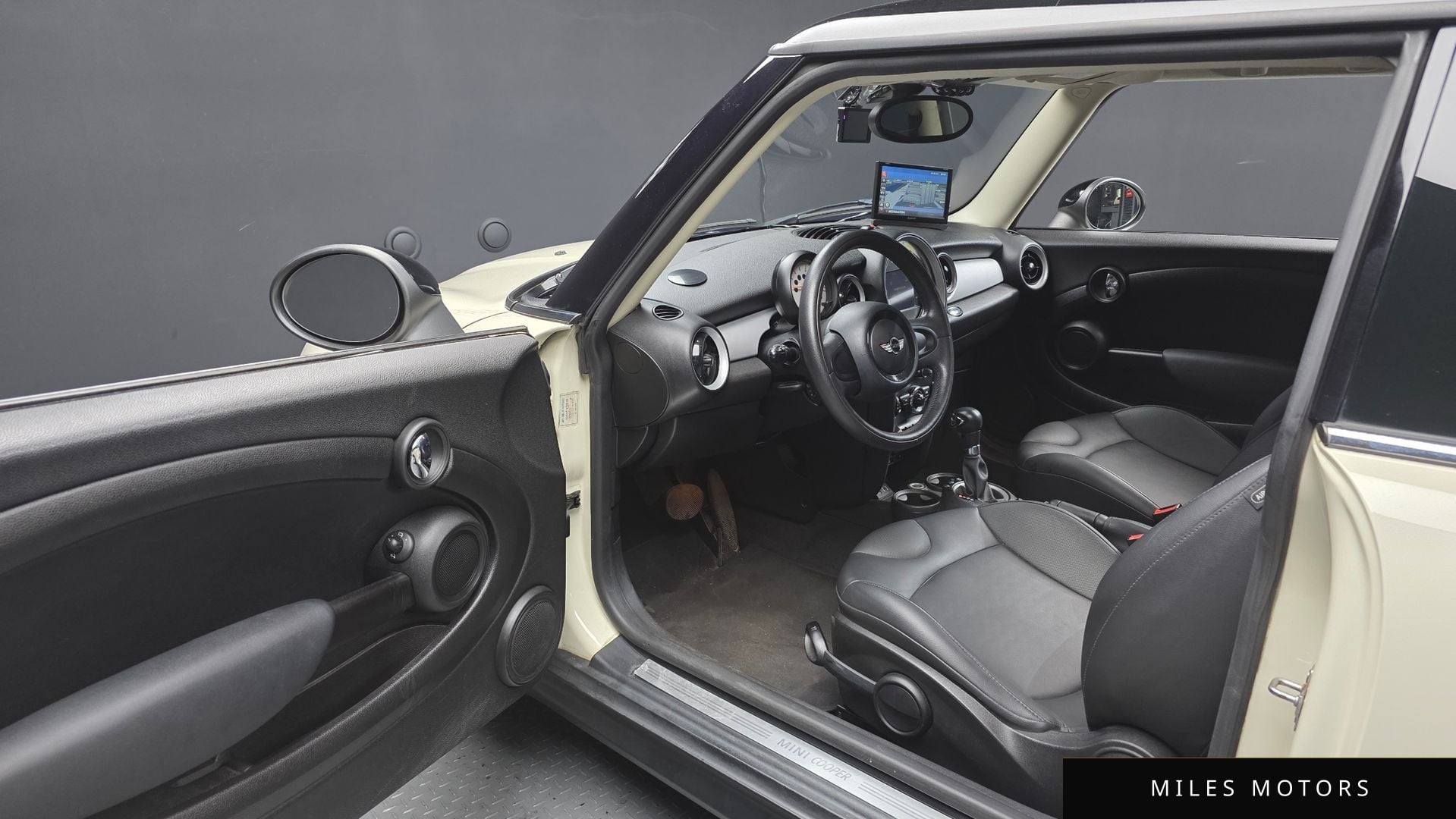 MINI Cooper 2013 — миниатюра 10