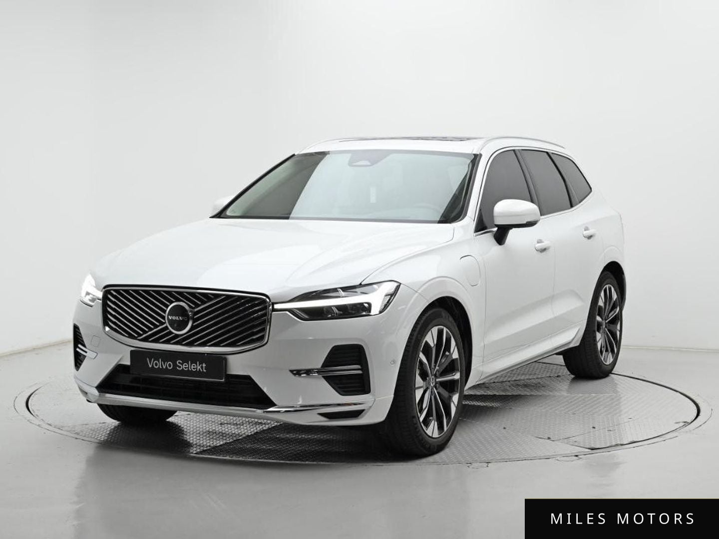 Volvo XC60 2026 — фото 1 из 12