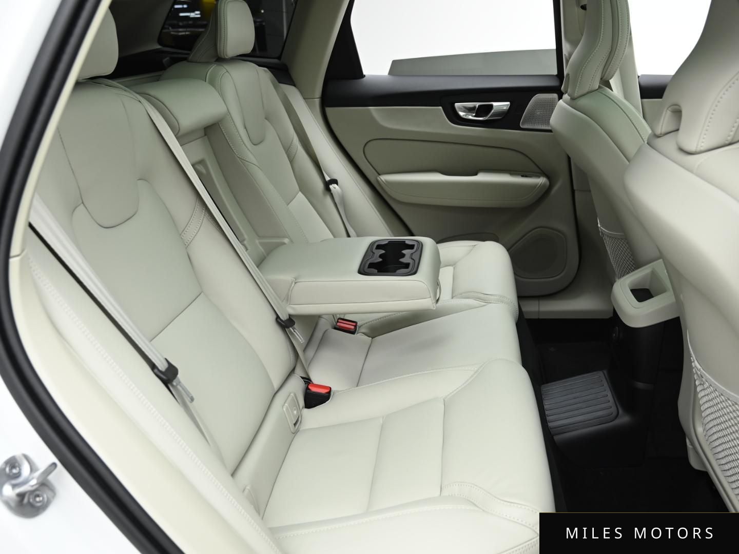 Volvo XC60 2026 — миниатюра 12
