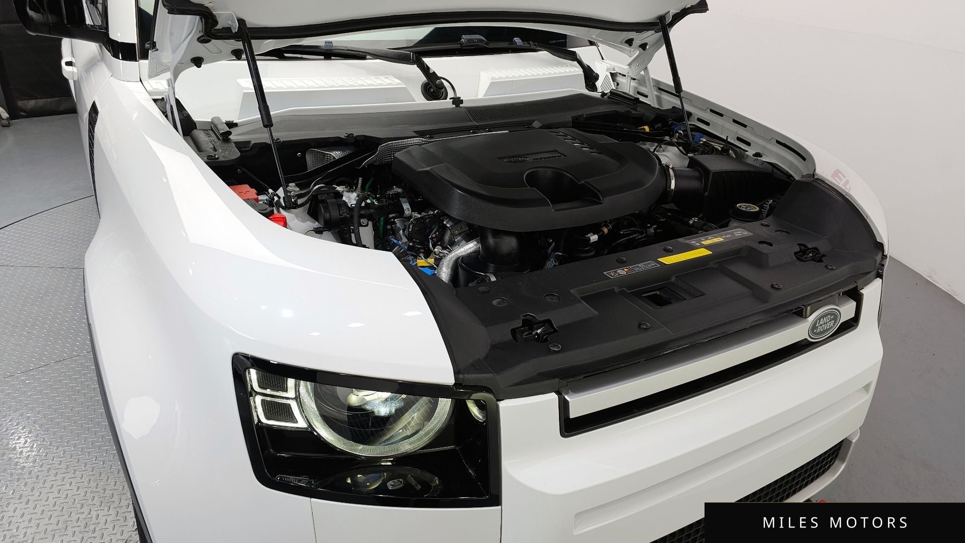Land Rover Defender 2024 — миниатюра 6