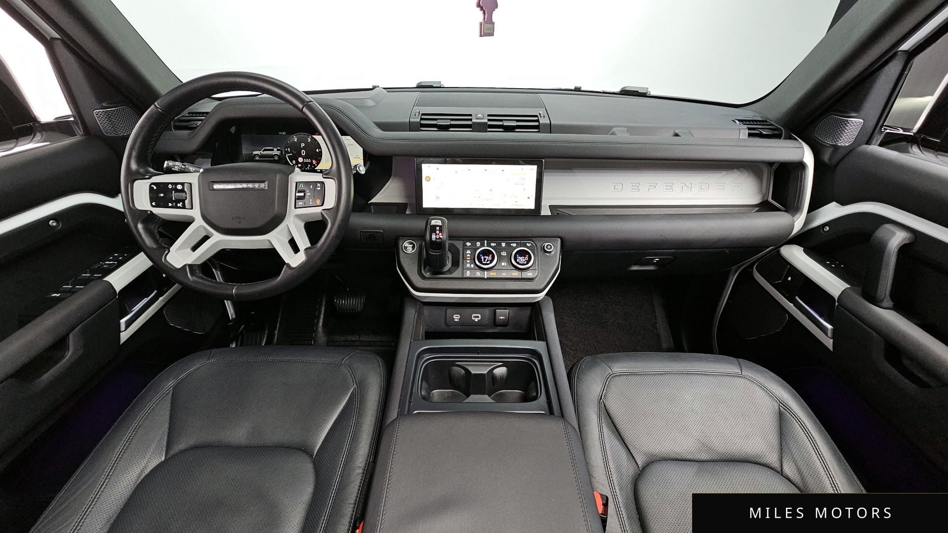 Land Rover Defender 2024 — миниатюра 7