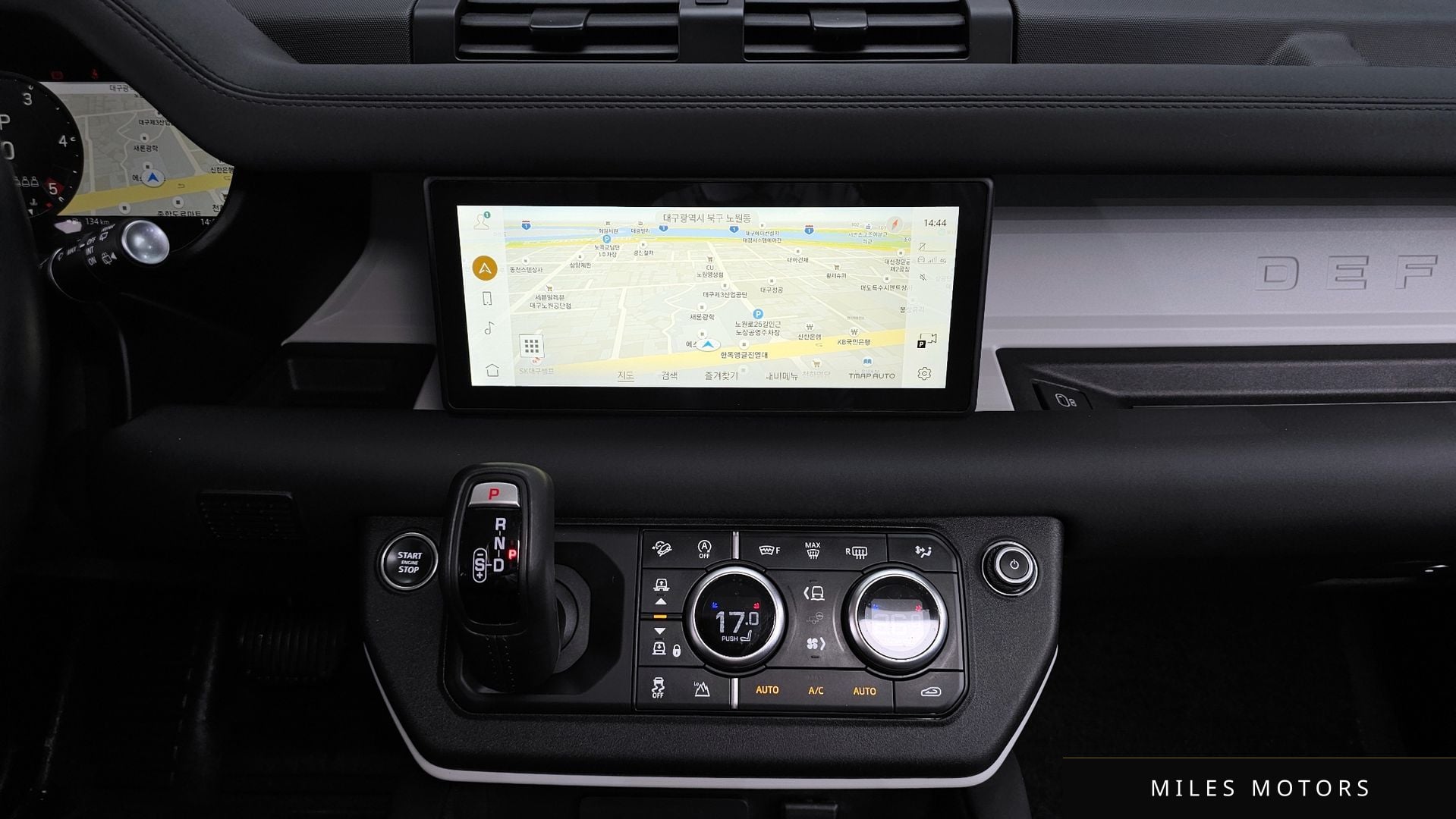 Land Rover Defender 2024 — миниатюра 12