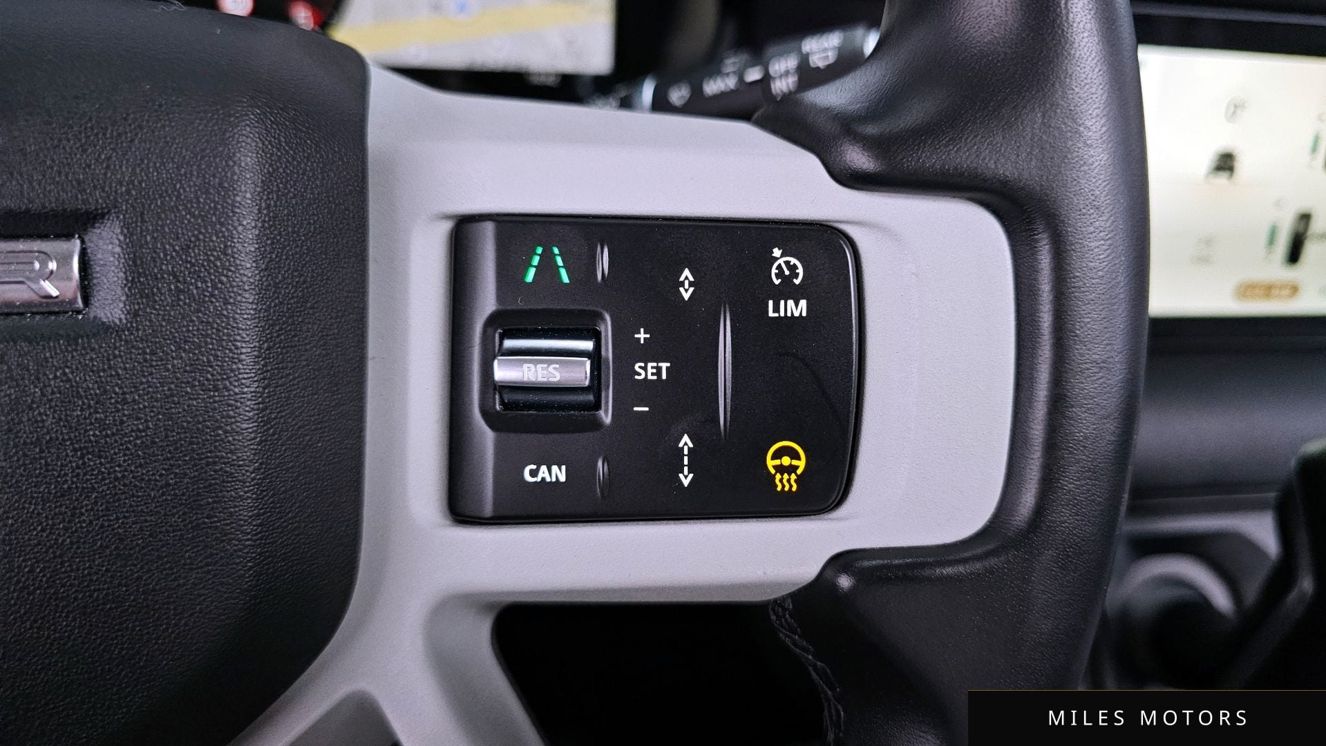 Land Rover Defender 2024 — миниатюра 15