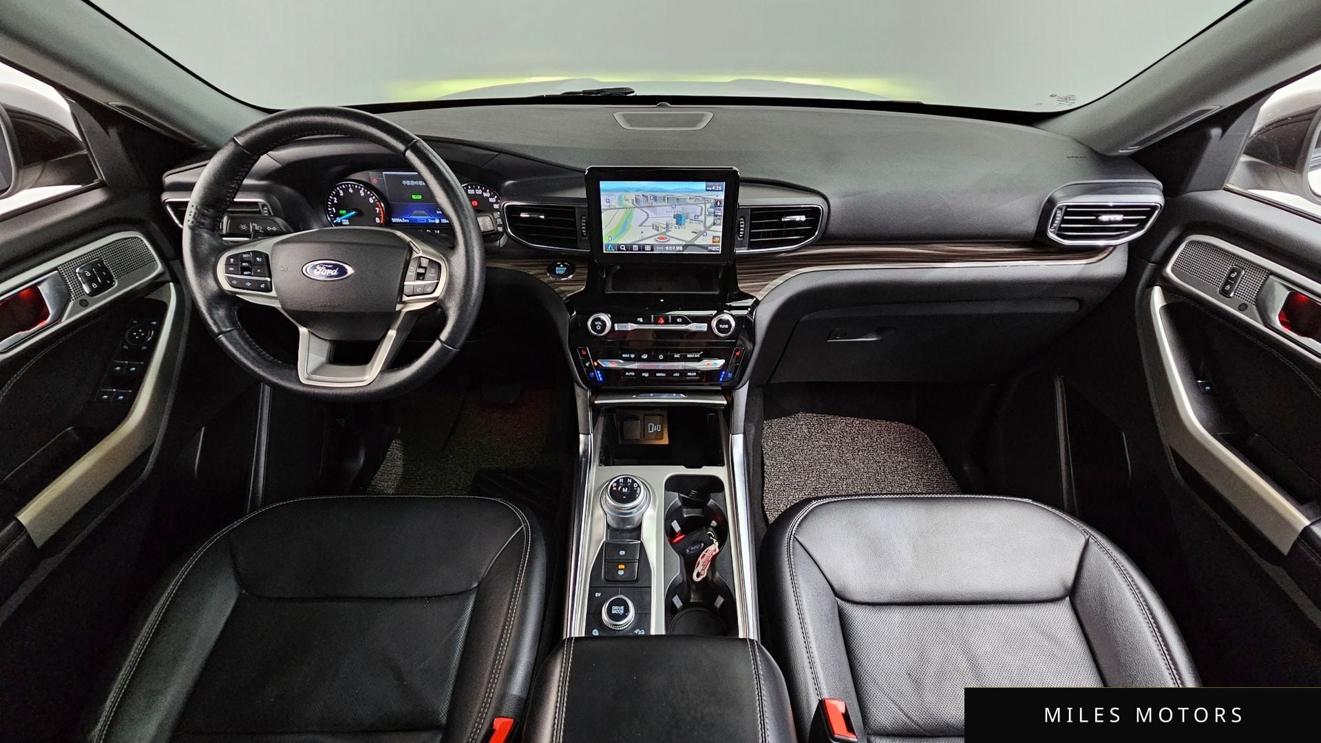 Ford Explorer 2021 — миниатюра 10