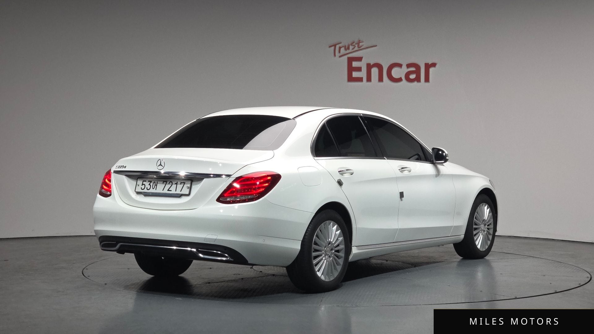 Mercedes-Benz C-Class W205 2016 — фото 1 из 12
