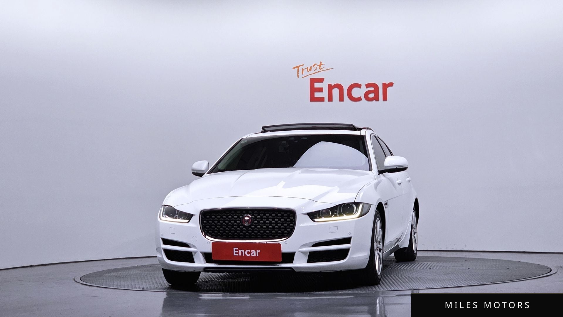 Jaguar XE 2016 — миниатюра 3